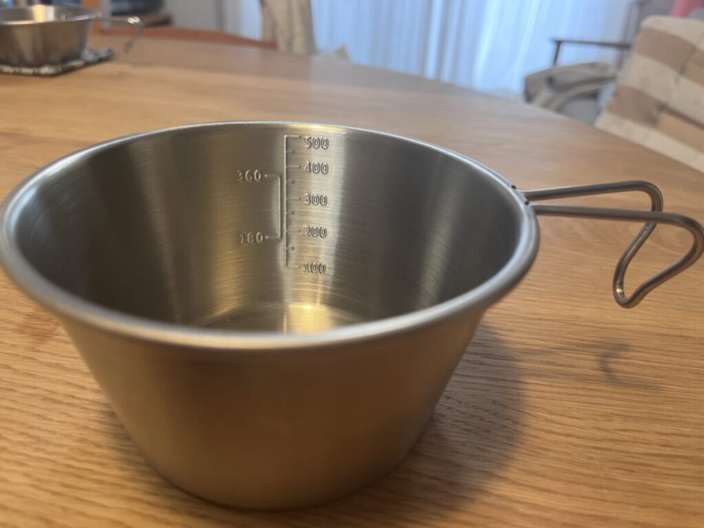 ウサシェラオ目盛り：50ml刻みの目盛り + 180mlと360mlの目盛り：炊飯に便利