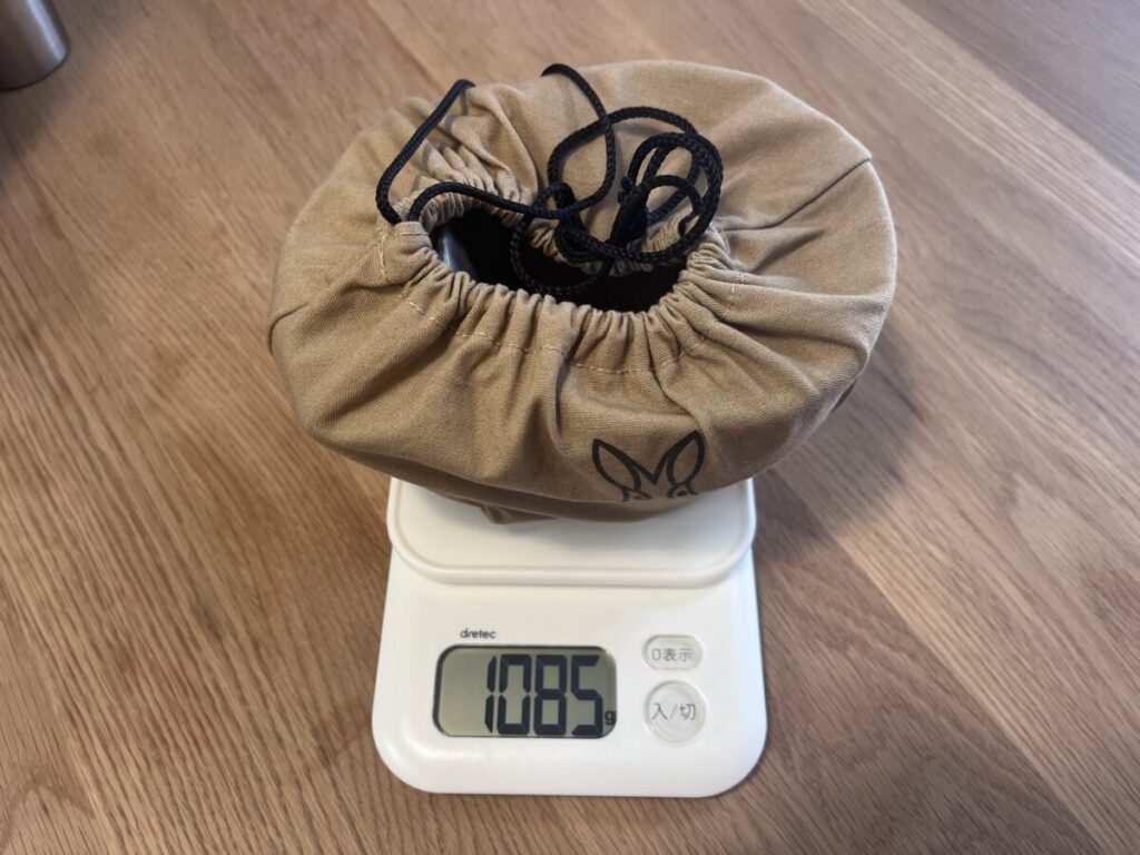 総重量は実測値で1085g