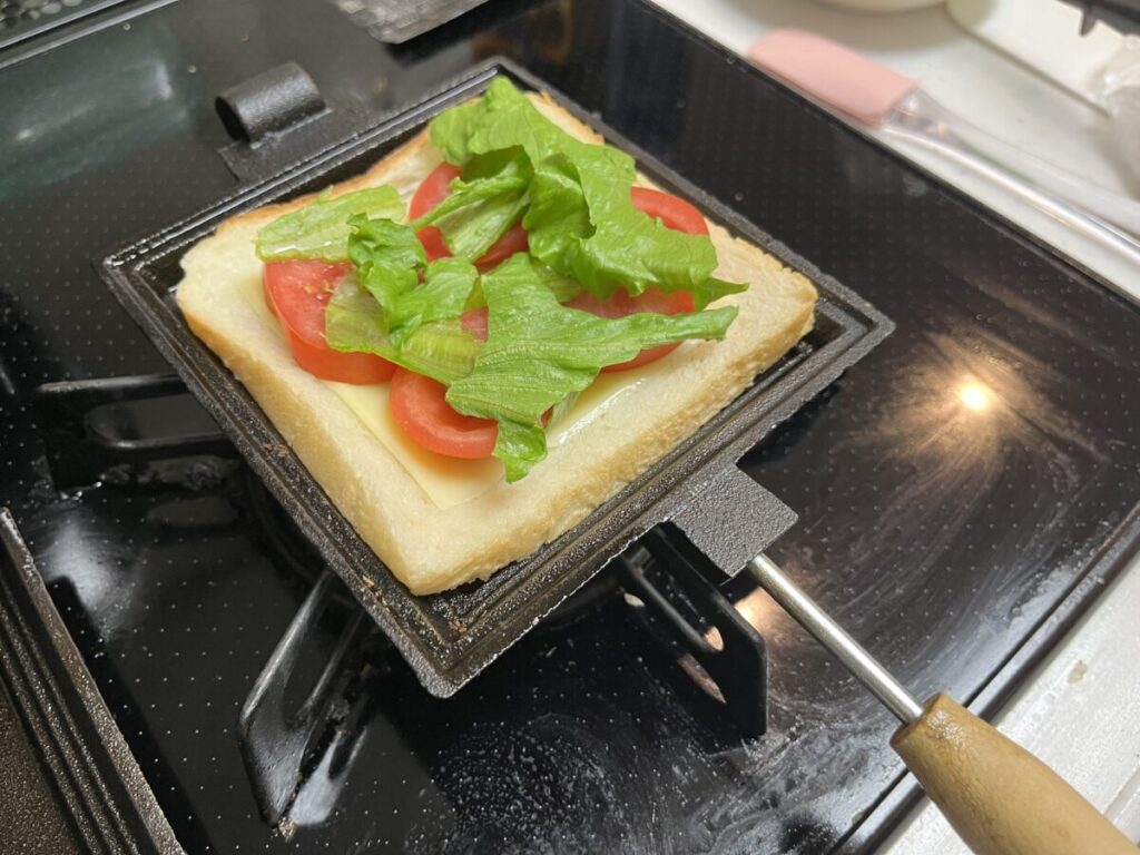 市販のパンがピッタリ収まるサイズ